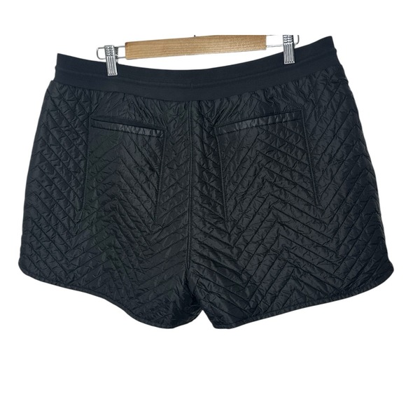 Athleta Apres Ski Quilted Shorts Women's Size 16 Black Zipper Pocket Elastic - Picture 2 of 7